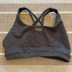 Lightly worn FLEO Isla Sports Bra Size Medium (medium support)